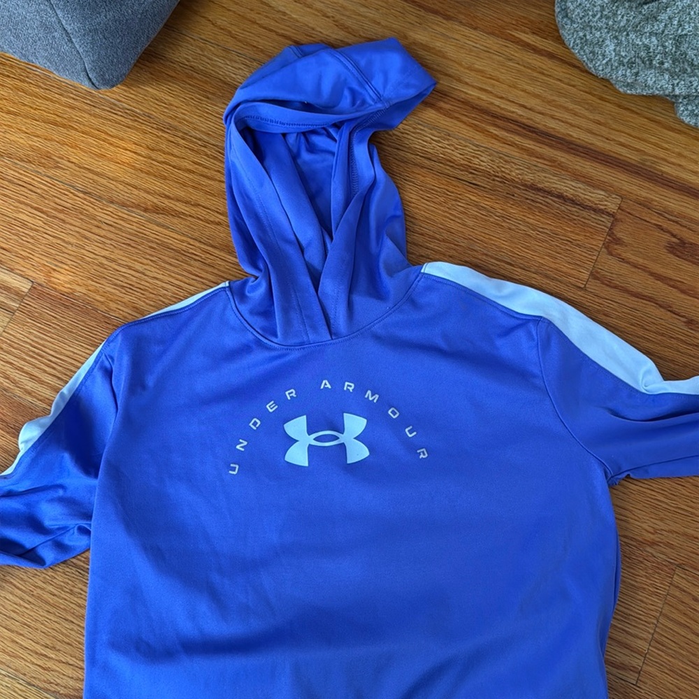 Under armor girls dri-fit hoodie // Youth Small